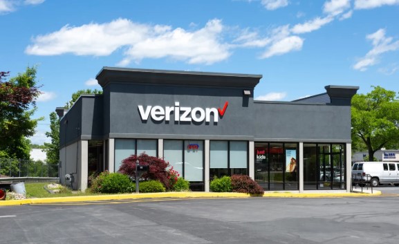 Join Verizon! 1500SF To Be Built